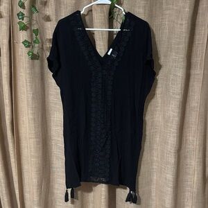 Kona Sol Elegant Black V-Neck Tunic